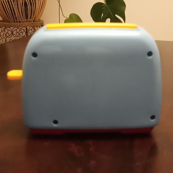 Just Like Home Mini Kid's Realistic Kitchen Toaster w/Two Pieces of Toast - Picture 5 of 12